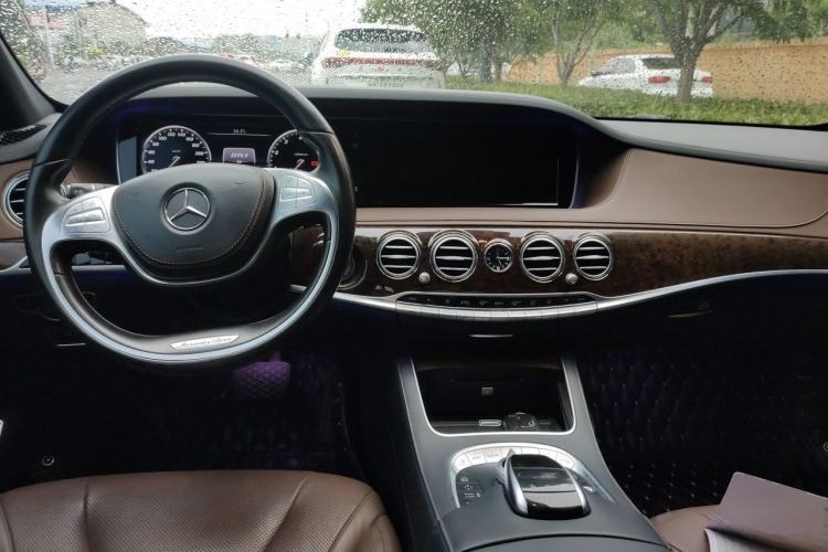 Used Mercedes-Benz S-Class 2014 S 320 L Business Model Center Console