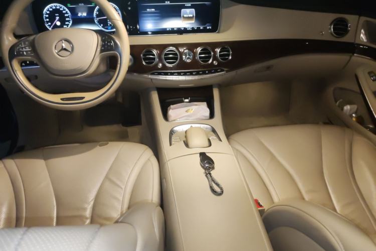 Used Mercedes-Benz S-Class 2014 S 400 L Luxury Model Center Console