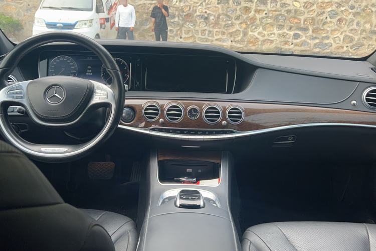 Used Mercedes-Benz S-Class 2014 S 320 L Business Model Center Console