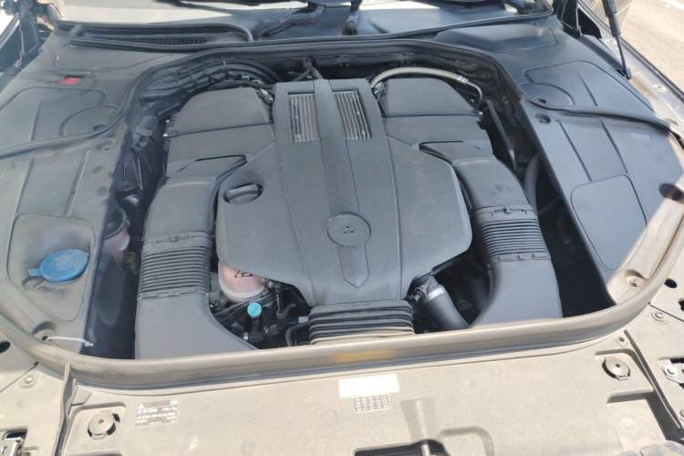 Used Mercedes-Benz S-Class 2014 S 320 L Luxury Model Engine Bay