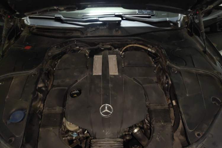 Used Mercedes-Benz S-Class 2014 S 320 L Business Model Engine Bay