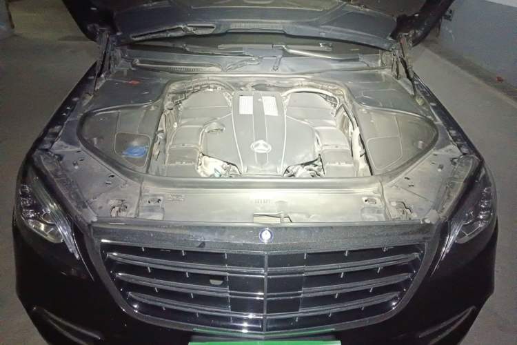Used Mercedes-Benz S-Class 2014 S 320 L Luxury Model Engine Bay