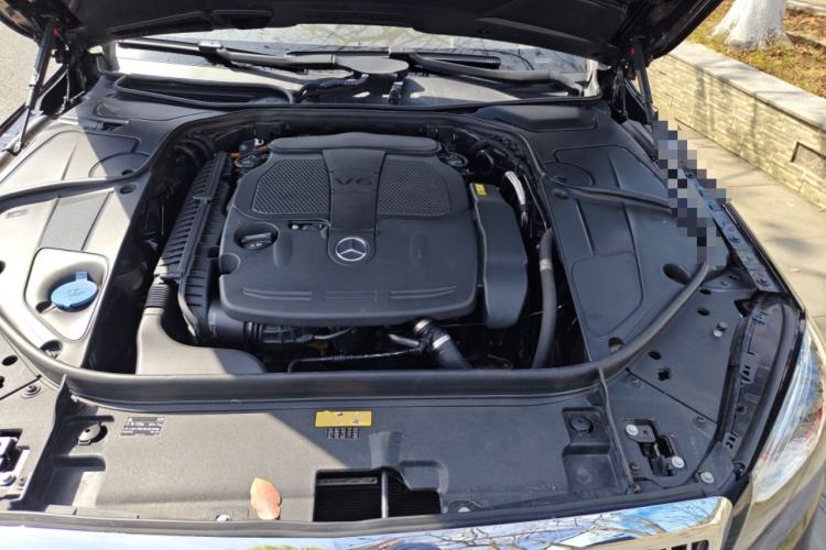 Used Mercedes-Benz S-Class 2014 S 400 L HYBRID Engine Bay