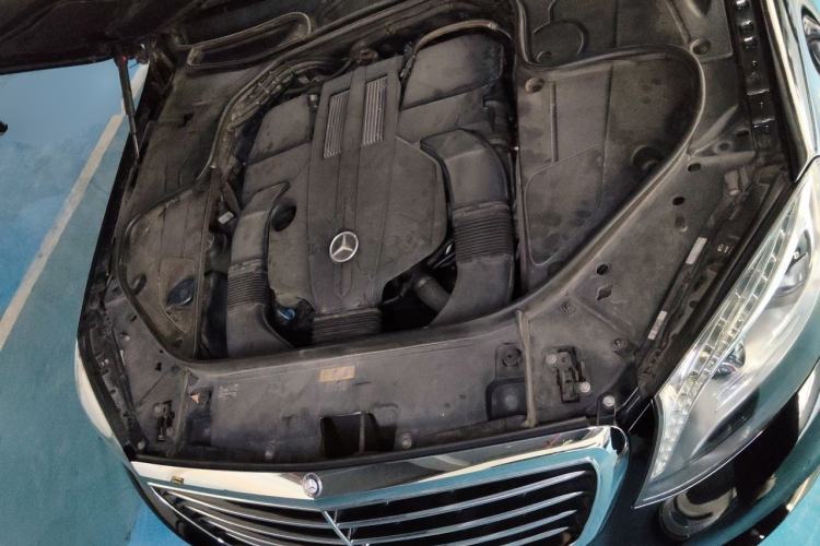 Used Mercedes-Benz S-Class 2014 S 400 L Luxury Model Engine Bay