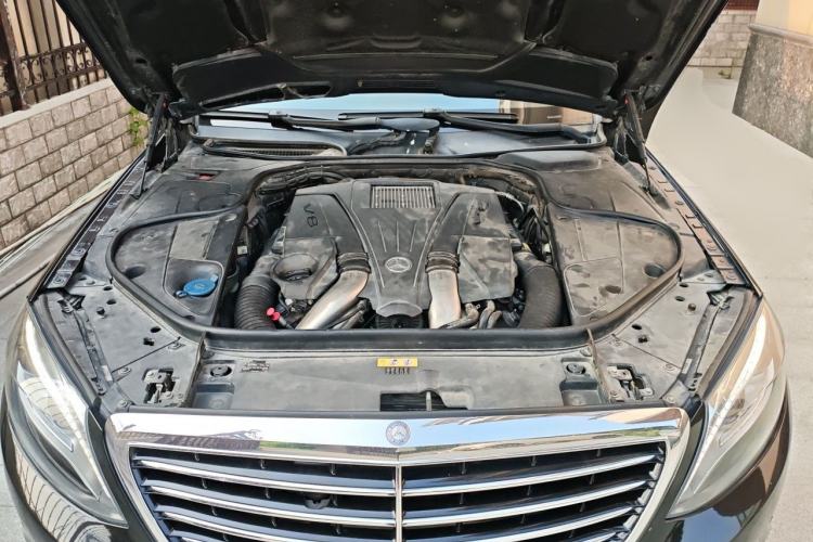Used Mercedes-Benz S-Class 2014 S 500 L Engine Bay
