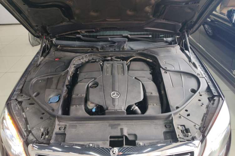 Used Mercedes-Benz S-Class 2014 S 320 L Business Model Engine Bay