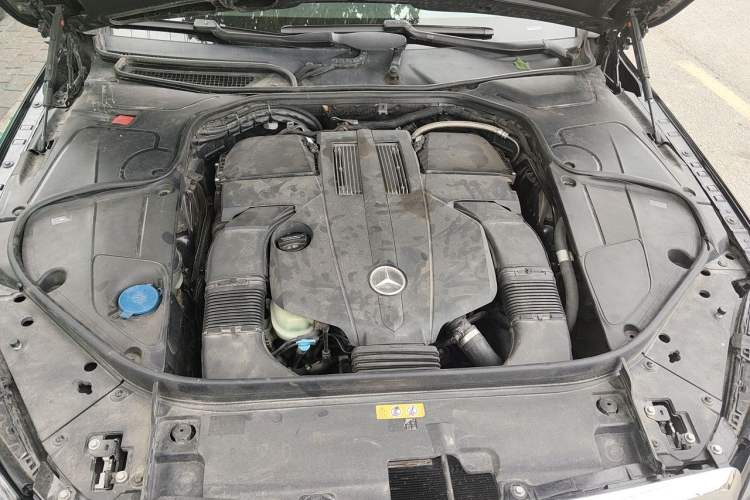 Used Mercedes-Benz S-Class 2014 S 400 L Luxury Model Engine Bay