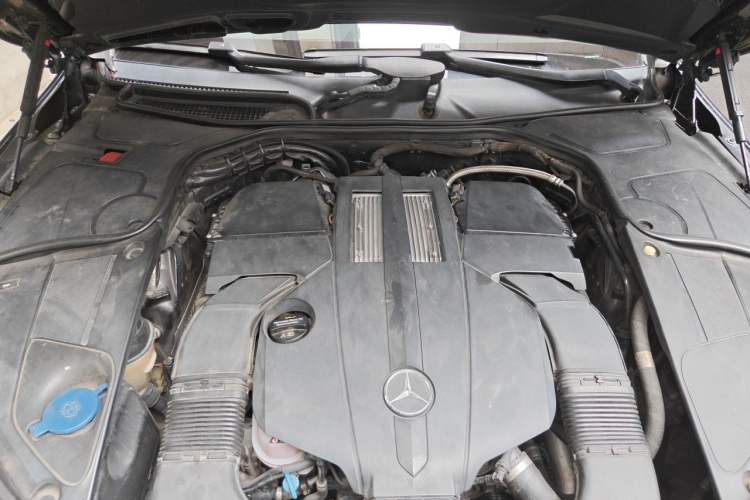 Used Mercedes-Benz S-Class 2014 S 320 L Luxury Model Engine Bay