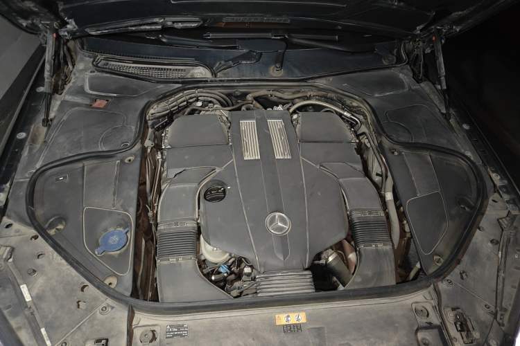 Used Mercedes-Benz S-Class 2014 S 400 L Luxury Model Engine Bay