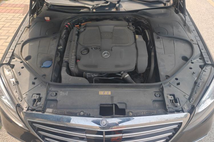 Used Mercedes-Benz S-Class 2014 S 400 L HYBRID Engine Bay
