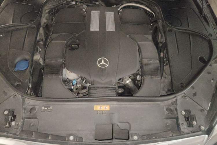 Used Mercedes-Benz S-Class 2014 S 320 L Business Model Engine Bay