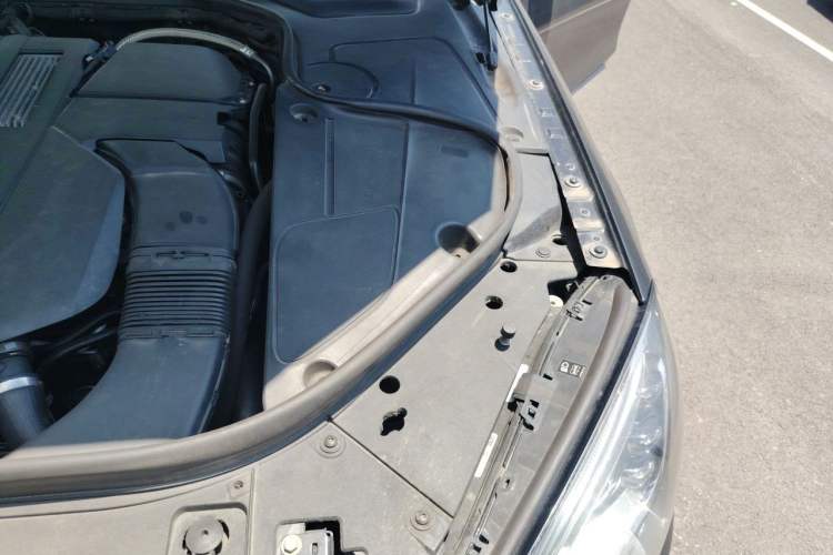Used Mercedes-Benz S-Class 2014 S 320 L Luxury Model Engine Bay Left