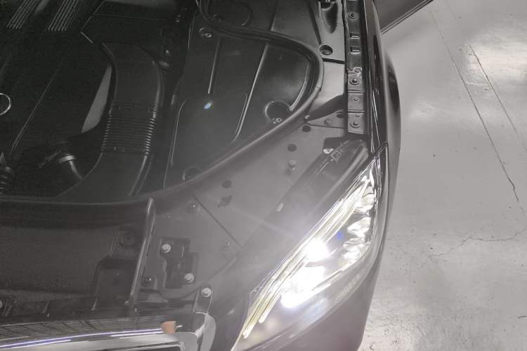 Used Mercedes-Benz S-Class 2014 S 320 L Business Model Engine Bay Left