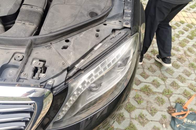 Used Mercedes-Benz S-Class 2014 S 320 L Business Model Engine Bay Left