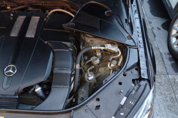 Used Mercedes-Benz S-Class 2014 S 320 L Business Model Engine Bay Left