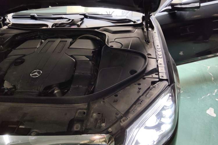 Used Mercedes-Benz S-Class 2014 S 320 L Business Model Engine Bay Left