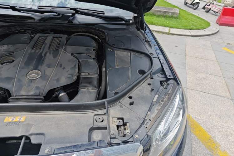 Used Mercedes-Benz S-Class 2014 S 400 L Prestige Edition Engine Bay Left