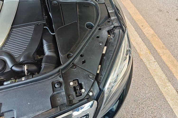 Used Mercedes-Benz S-Class 2014 S 600 L Engine Bay Left