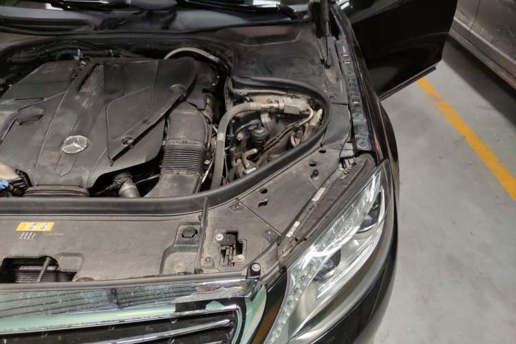 Used Mercedes-Benz S-Class 2014 S 320 L Business Model Engine Bay Left