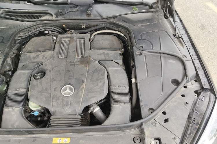 Used Mercedes-Benz S-Class 2014 S 400 L Luxury Model Engine Bay Left