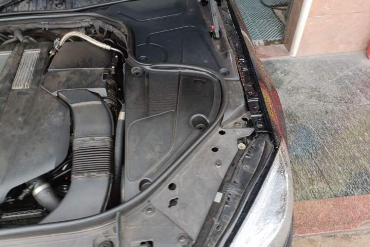 Used Mercedes-Benz S-Class 2014 S 320 L Luxury Model Engine Bay Left