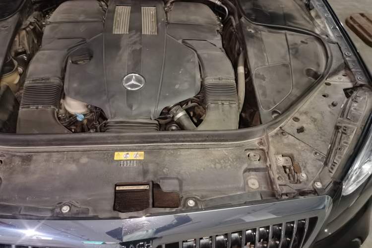 Used Mercedes-Benz S-Class 2014 S 320 L Luxury Model Engine Bay Left