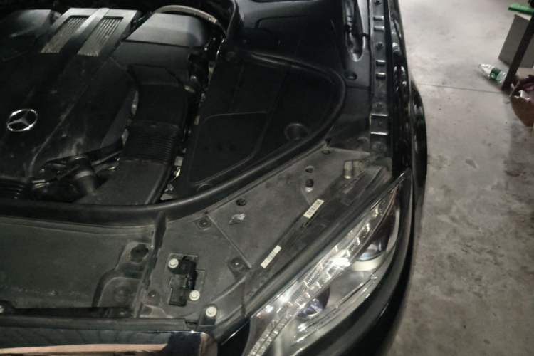 Used Mercedes-Benz S-Class 2014 S 320 L Luxury Model Engine Bay Left