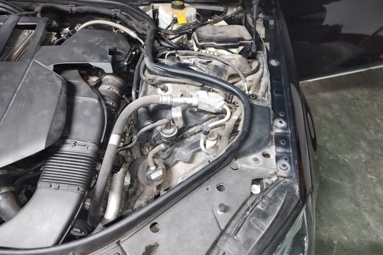 Used Mercedes-Benz S-Class 2014 S 320 L Luxury Model Engine Bay Left