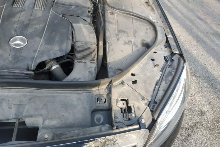 Used Mercedes-Benz S-Class 2014 S 320 L Luxury Model Engine Bay Left