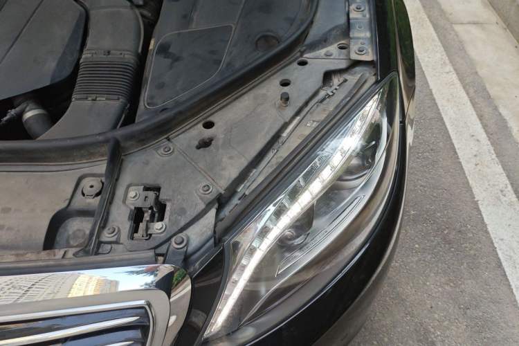 Used Mercedes-Benz S-Class 2014 S 320 L Business Model Engine Bay Left