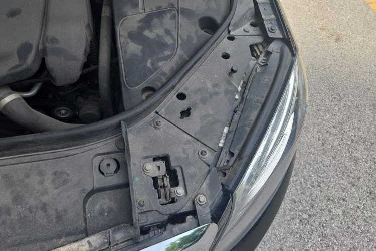 Used Mercedes-Benz S-Class 2014 S 400 L HYBRID Engine Bay Left