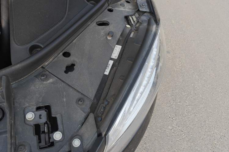 Used Mercedes-Benz S-Class 2014 S 320 L Business Model Engine Bay Left