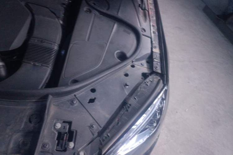 Used Mercedes-Benz S-Class 2014 S 400 L Prestige Edition Engine Bay Left