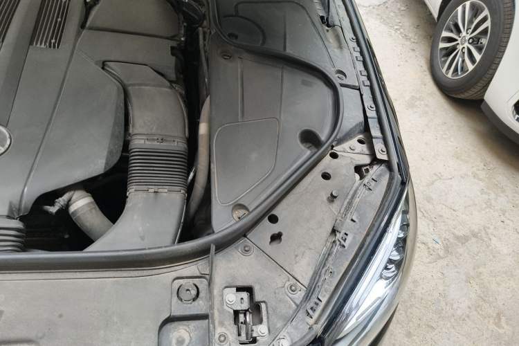 Used Mercedes-Benz S-Class 2014 S 320 L Business Model Engine Bay Left