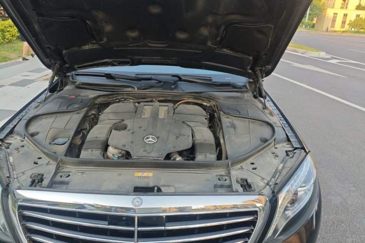Used Mercedes-Benz S-Class 2014 S 320 L Luxury Model Engine Bay Left