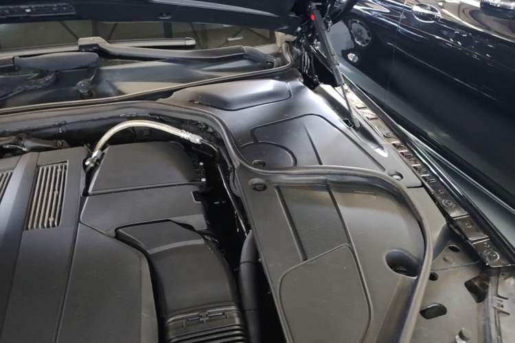 Used Mercedes-Benz S-Class 2014 S 320 L Business Model Engine Bay Left