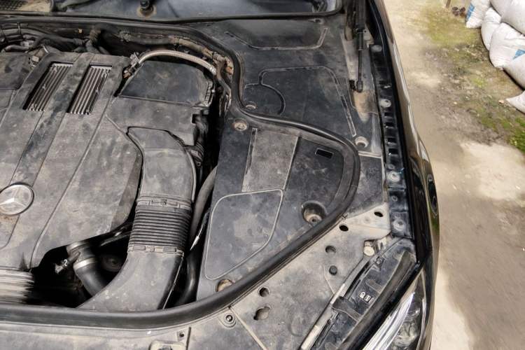 Used Mercedes-Benz S-Class 2014 S 320 L Luxury Model Engine Bay Left