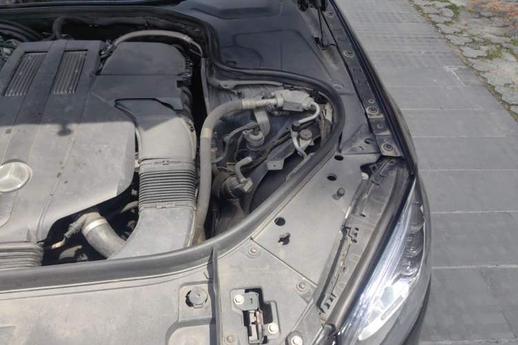 Used Mercedes-Benz S-Class 2014 S 400 L Prestige Edition Engine Bay Left