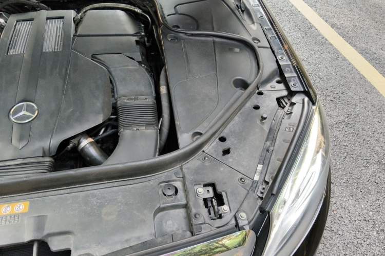 Used Mercedes-Benz S-Class 2014 S 400 L Luxury Model Engine Bay Left