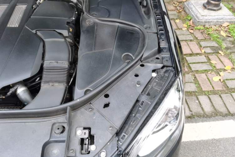 Used Mercedes-Benz S-Class 2014 S 320 L Business Model Engine Bay Left