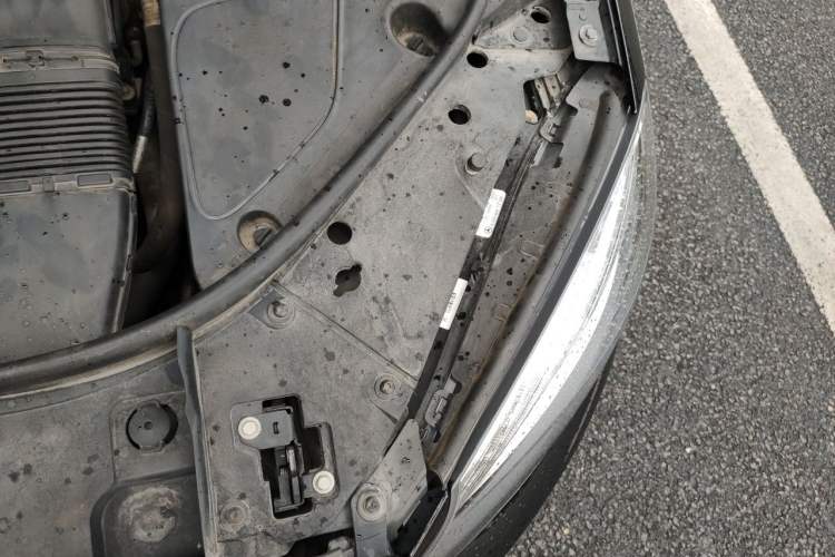 Used Mercedes-Benz S-Class 2014 S 320 L Business Model Engine Bay Left