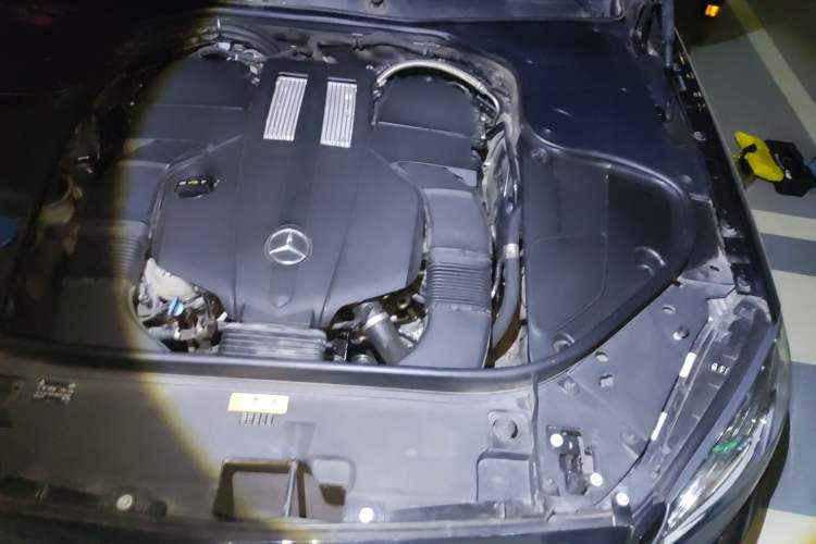 Used Mercedes-Benz S-Class 2014 S 400 L Luxury Model Engine Bay Left
