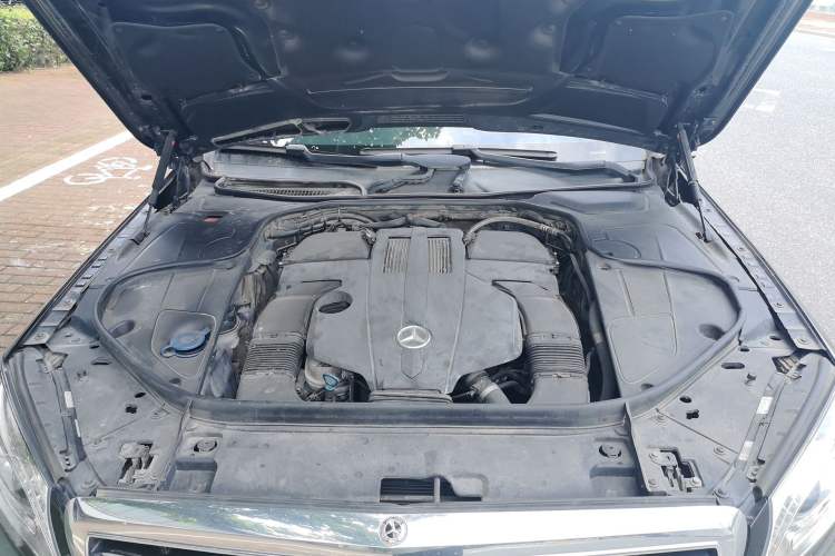 Used Mercedes-Benz S-Class 2014 S 320 L Business Model Engine Bay