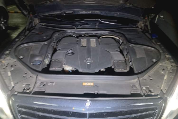 Used Mercedes-Benz S-Class 2014 S 400 L Luxury Model Engine Bay