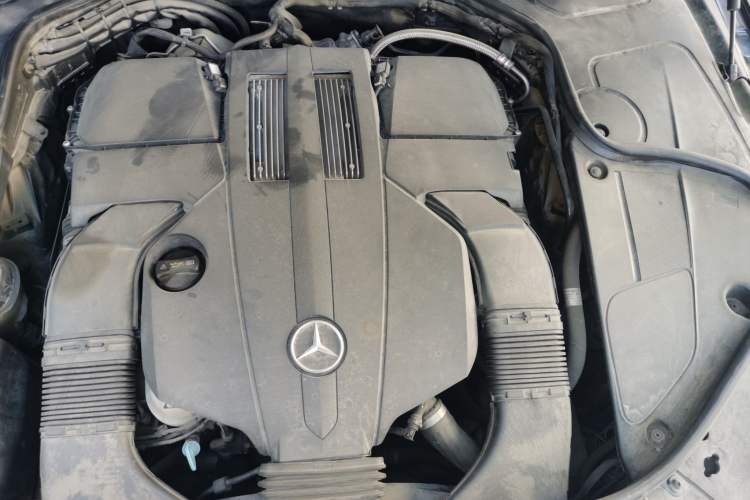 Used Mercedes-Benz S-Class 2014 S 320 L Business Model Engine Bay