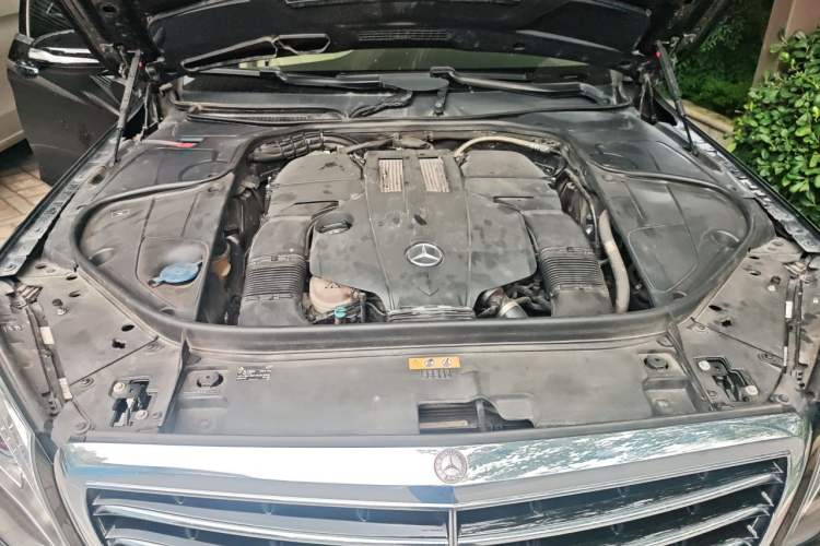 Used Mercedes-Benz S-Class 2014 S 320 L Business Model Engine Bay