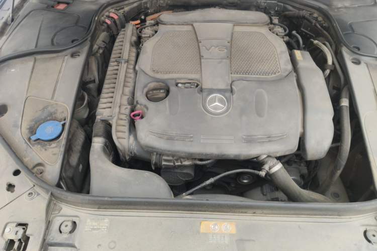 Used Mercedes-Benz S-Class 2014 S 400 L HYBRID Engine Bay