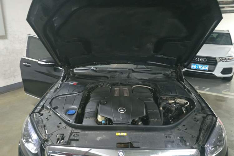 Used Mercedes-Benz S-Class 2014 S 400 L Luxury Model Engine Bay