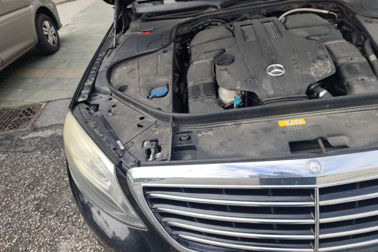 Used Mercedes-Benz S-Class 2014 S 320 L Business Model Engine Bay Right