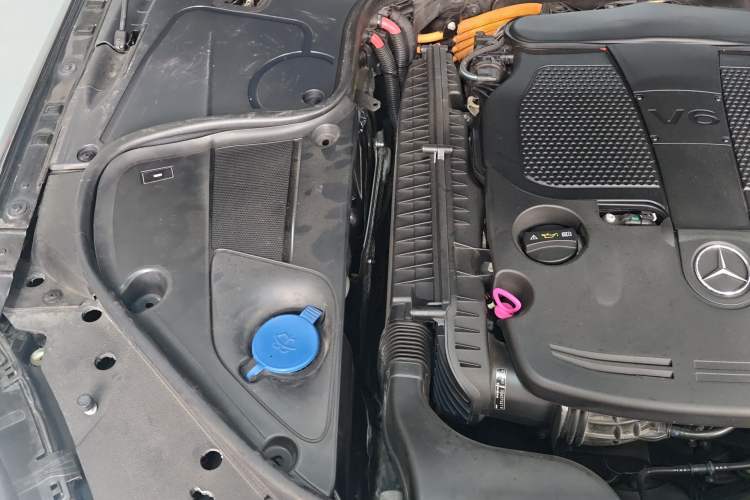 Used Mercedes-Benz S-Class 2014 S 400 L HYBRID Engine Bay Right